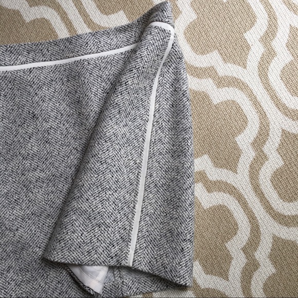 WHBM White House Black Market tweed skirt, size 10 - Picture 2 of 2